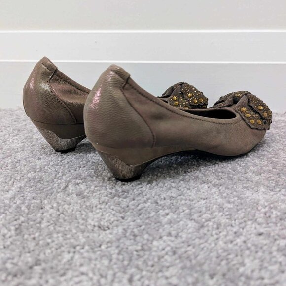 Brown Bow Heels - Picture 4 of 8